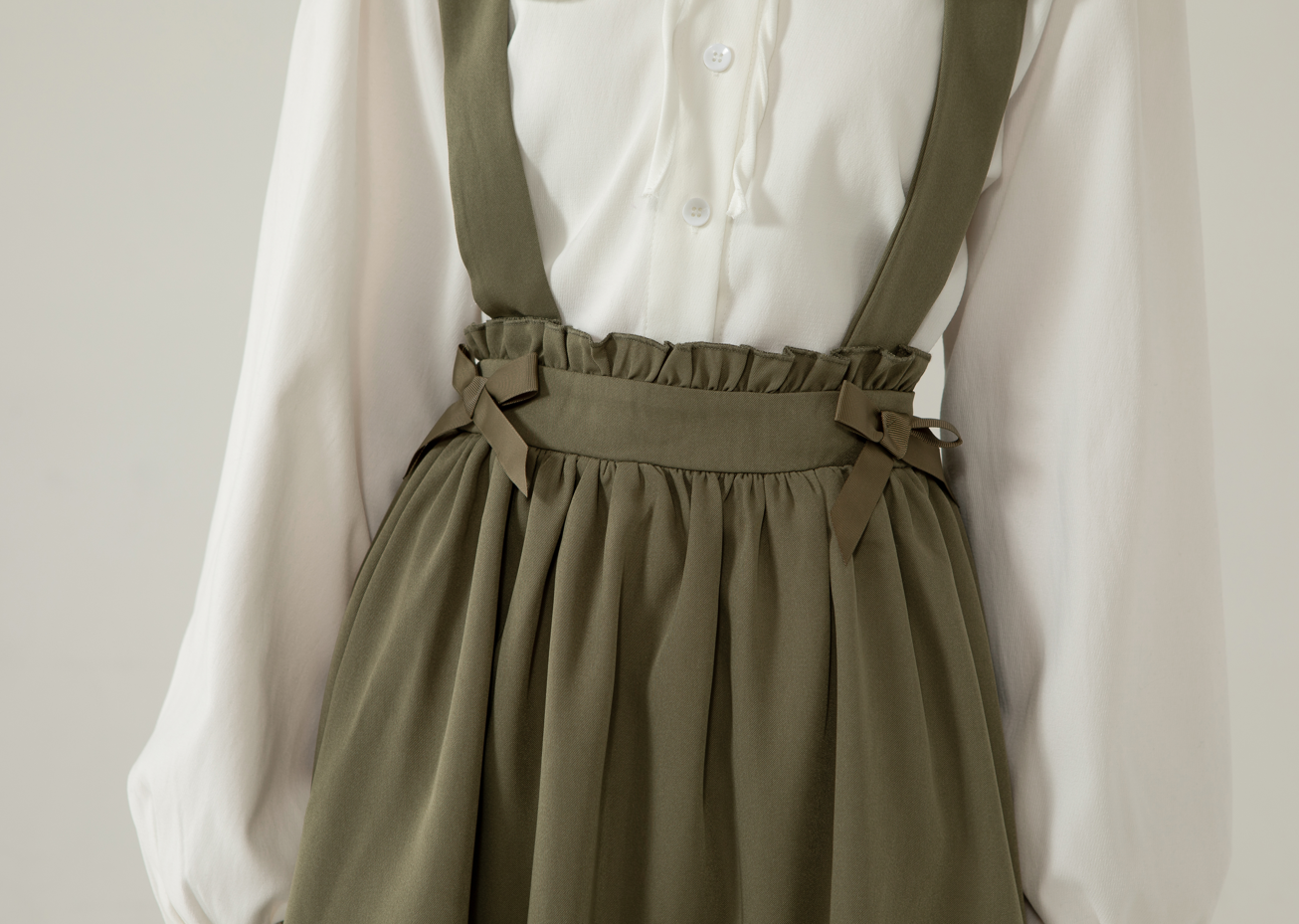 Japanese Sweet Ruffle Suspender Skirt Army Green High-Waist Half Skirt with Bows